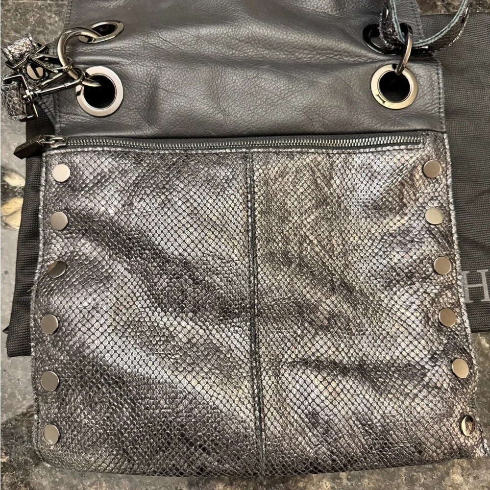 Hammitt- Montana Reversible Crossbody- Large 🖤 - Picture 2 of 11